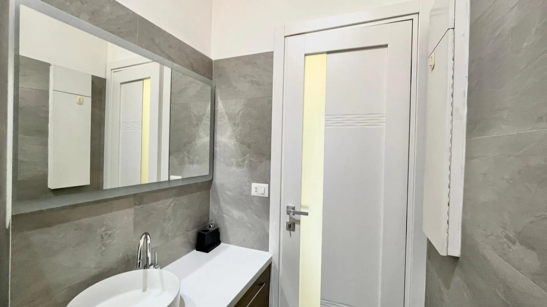 Navigli Nest - Heart Of Milan Apartment 0*,